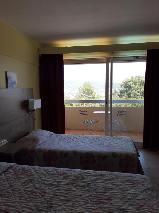 Logis Hotel Le Col De L'Ange Draguignan Eksteriør billede