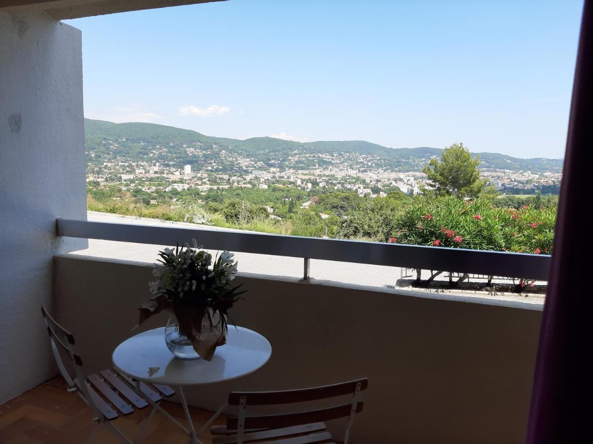 Logis Hotel Le Col De L'Ange Draguignan Eksteriør billede