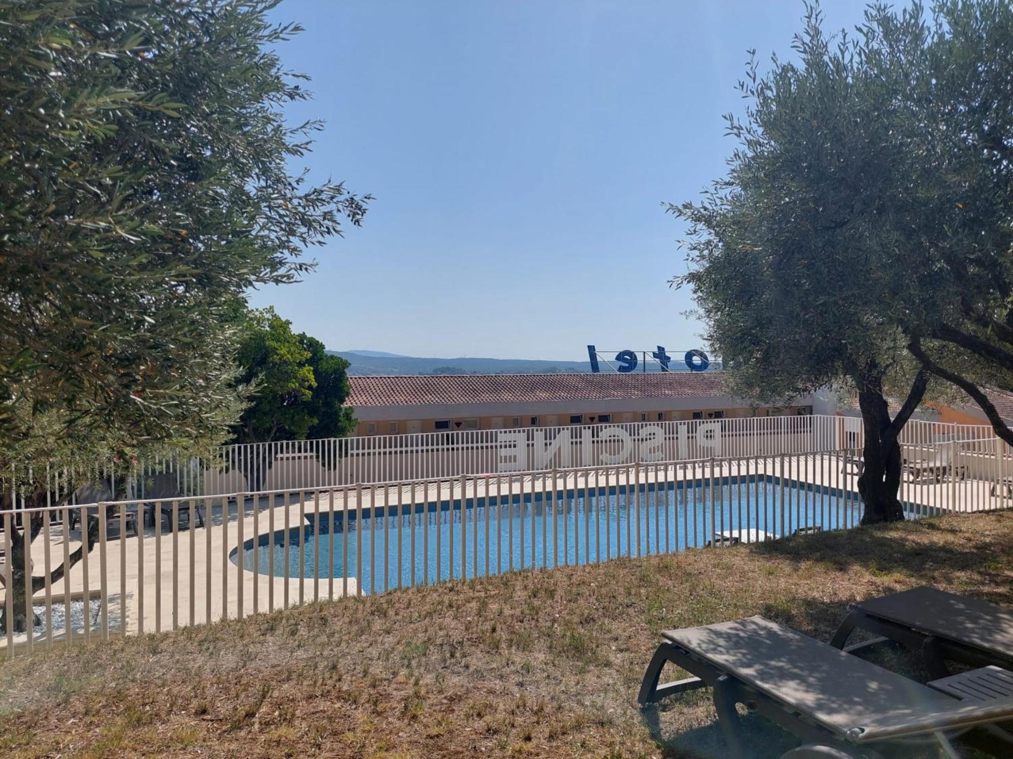 Logis Hotel Le Col De L'Ange Draguignan Eksteriør billede
