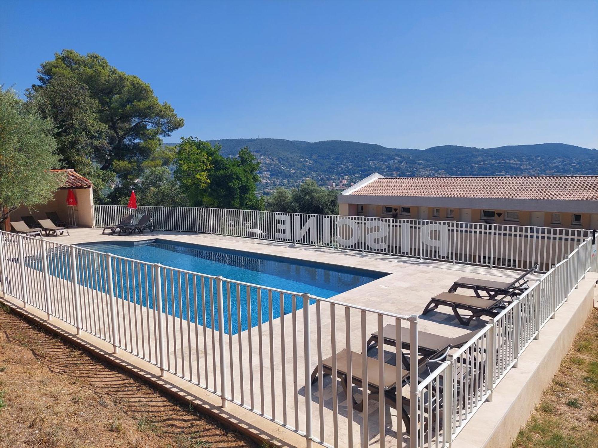 Logis Hotel Le Col De L'Ange Draguignan Eksteriør billede