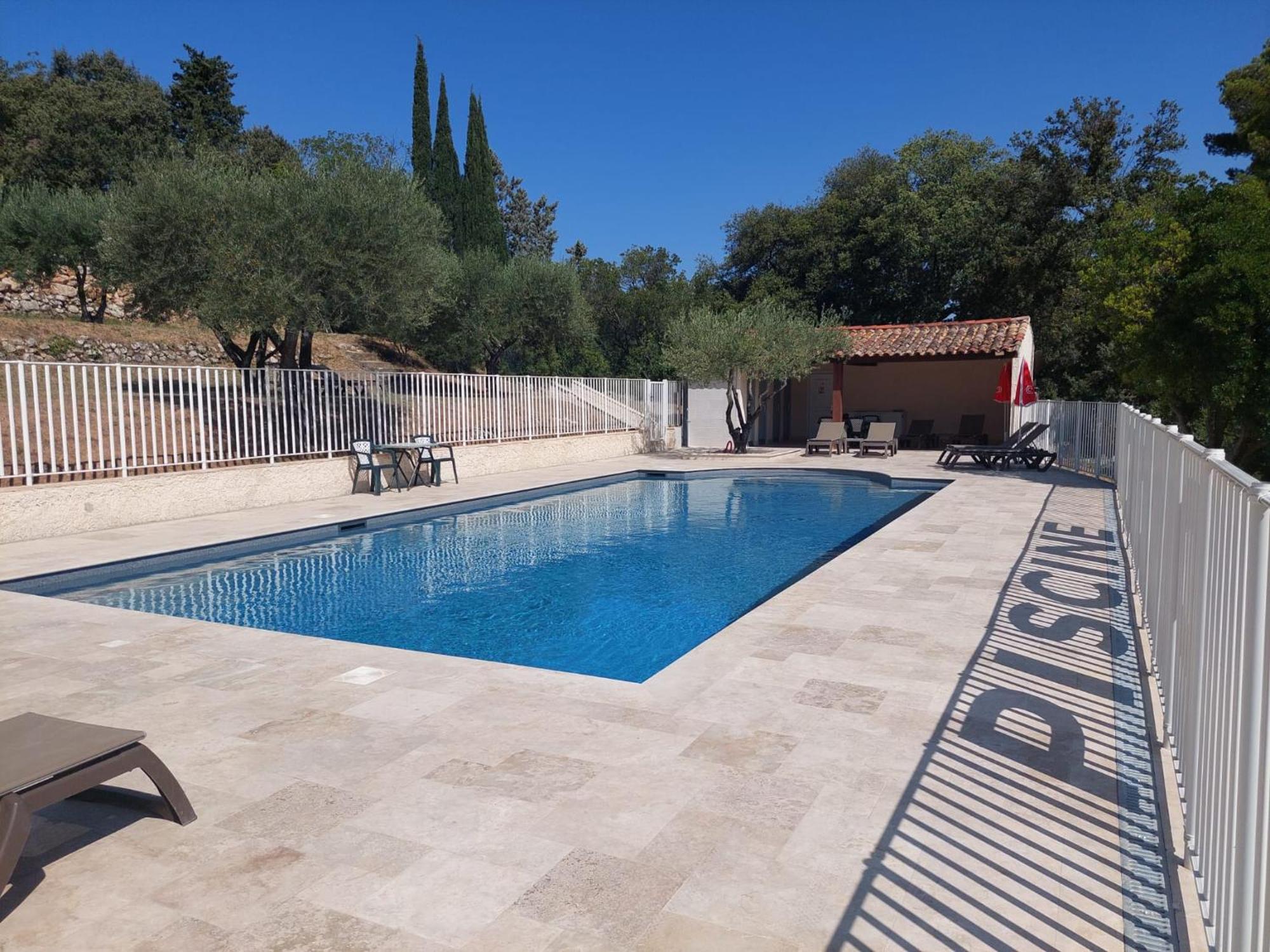 Logis Hotel Le Col De L'Ange Draguignan Eksteriør billede