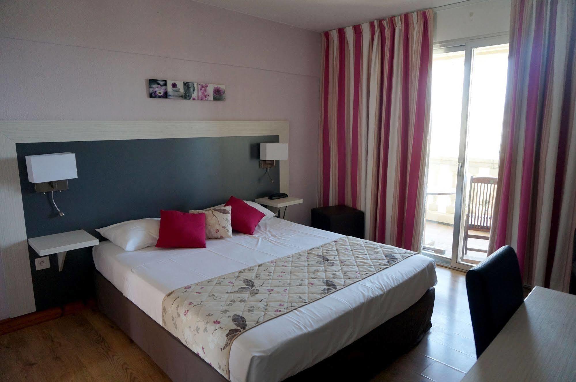 Logis Hotel Le Col De L'Ange Draguignan Eksteriør billede