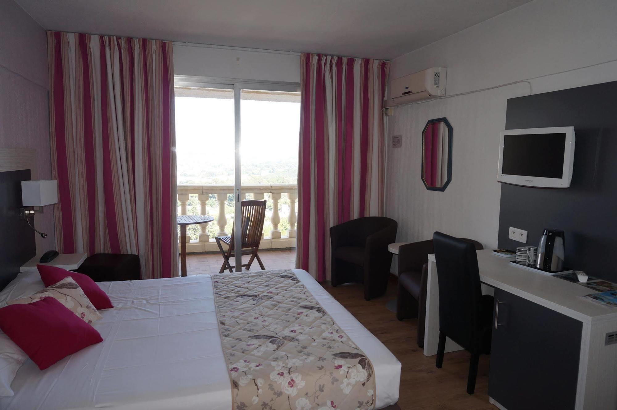Logis Hotel Le Col De L'Ange Draguignan Eksteriør billede