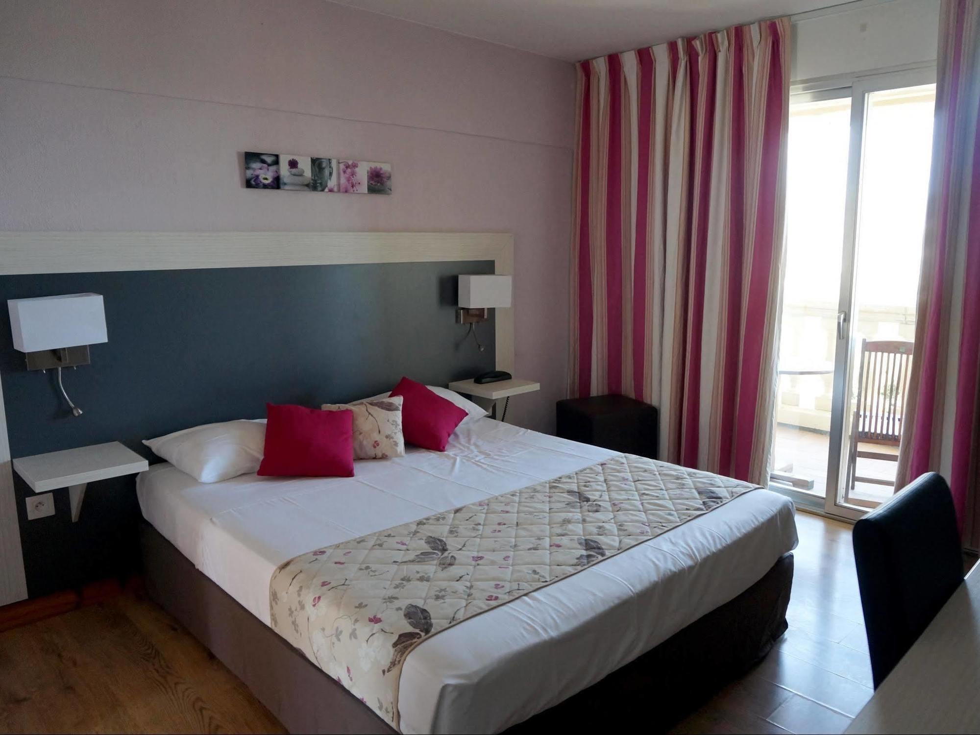 Logis Hotel Le Col De L'Ange Draguignan Eksteriør billede