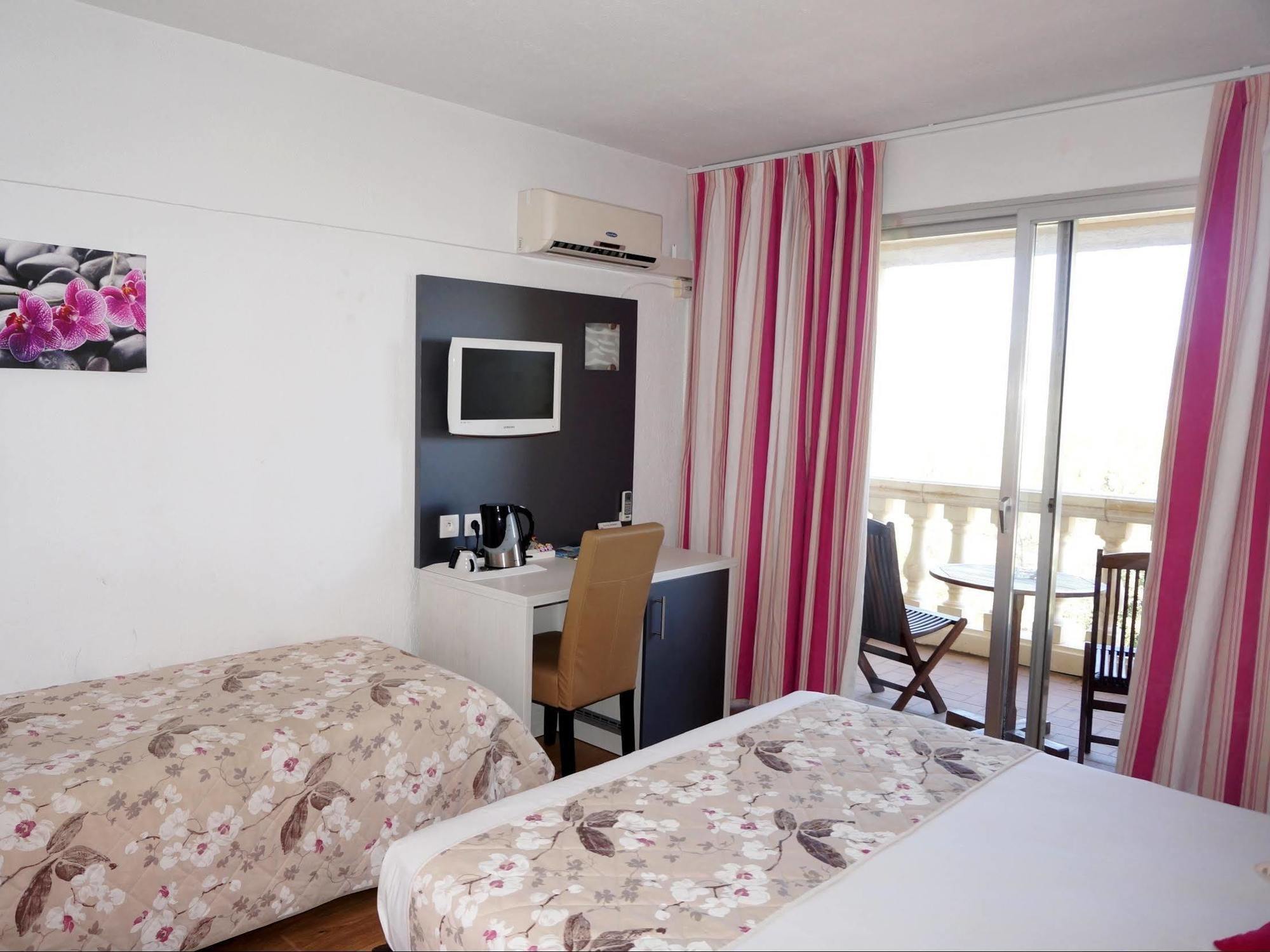 Logis Hotel Le Col De L'Ange Draguignan Eksteriør billede