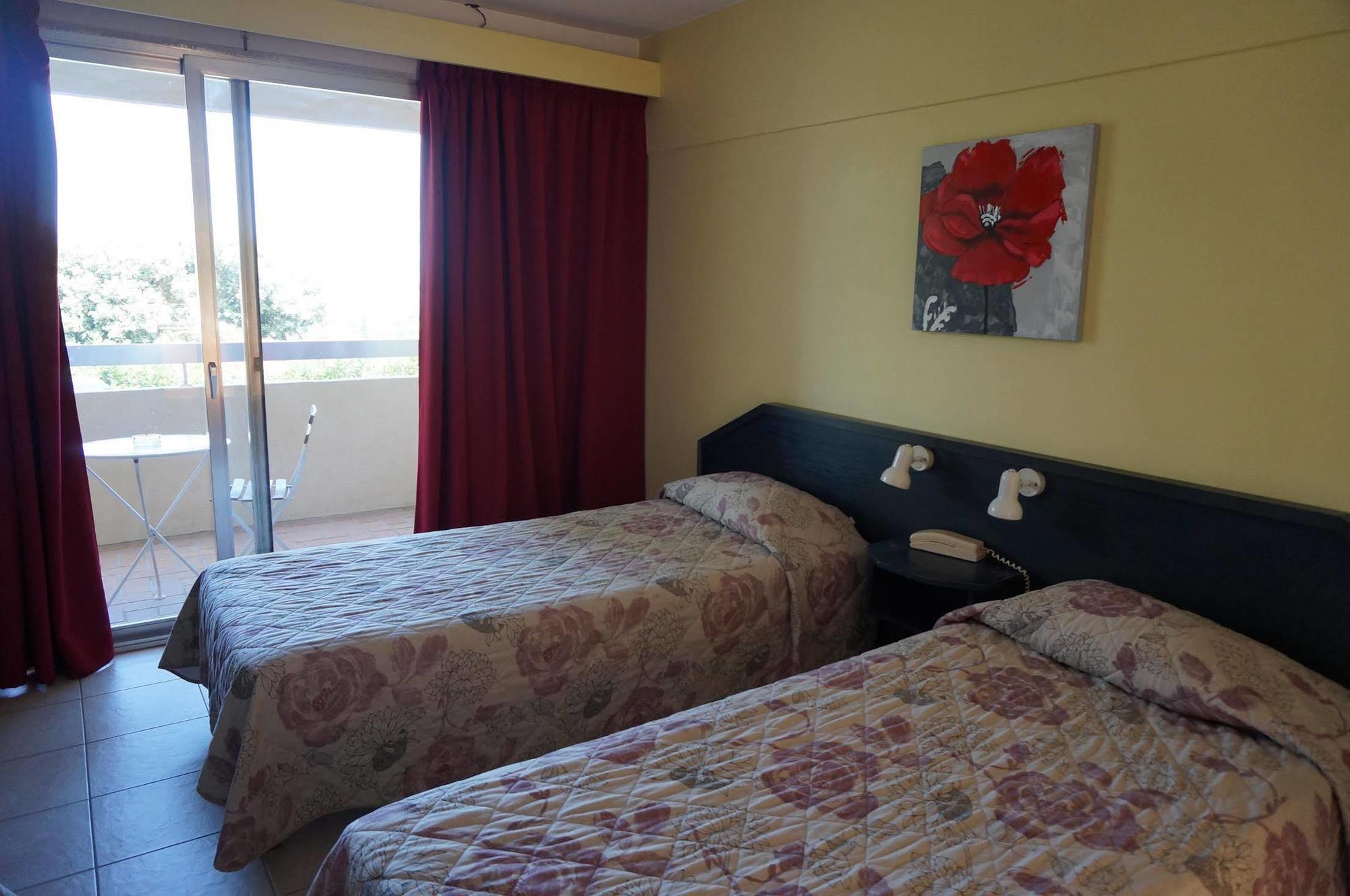 Logis Hotel Le Col De L'Ange Draguignan Eksteriør billede