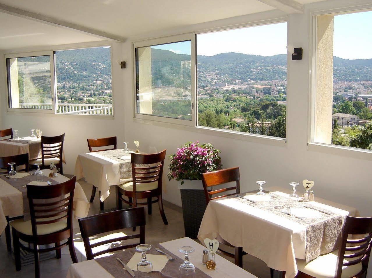 Logis Hotel Le Col De L'Ange Draguignan Eksteriør billede